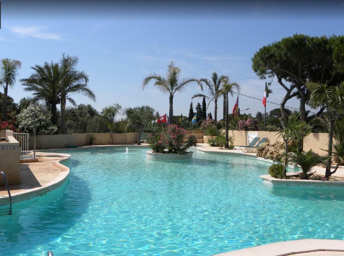 Mobile Home In Frejus, South Of France Dış mekan fotoğraf